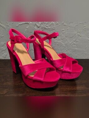 ***NWOT Hot PINK Velvet Platform Sandals***